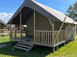 UCPA Eco Lodge, hotel a Séné