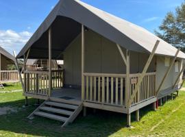 UCPA Eco Lodge, luxe tent in Séné