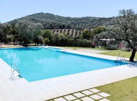 Bungalows Camping Jimmy Jones, resort village in Villaviciosa de Córdoba