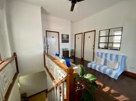 MyGuide Travellers Inn、コロンのホステル