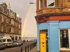 Portobello Charming Seaside 3-BR Holiday Apartment