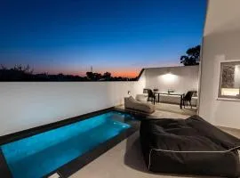 Charming Santorini Villa 2 Bedrooms Premium Villa Private Heated Pool Refined Interior Perissa