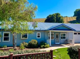 3 Bedroom Vineyard Home OR Airstream Trailer for rent!, hotel with parking in Paso Robles
