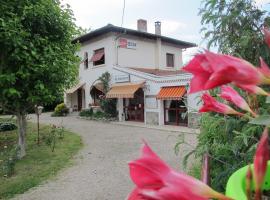 Hostellerie du Parc, hotel v destinaci Labarthe-Inard