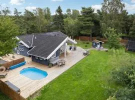 Awesome Home In Frevejle With Sauna, Wifi And 4 Bedrooms