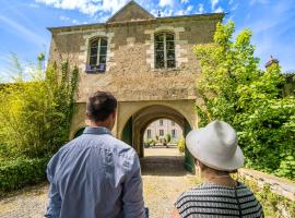 Château de la Tourlandry, готель з парковкою у місті Chemillé