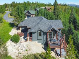 Hilltop Palace, hotel i Fraser