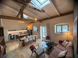 Alte Brennerei Schloss Zehista OG Akelei, hotel con alberca en Pirna