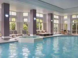 DoubleTree by Hilton Dartford Bridge