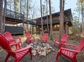 Hochatown Hot Tub Firepit Arcade Dog Friendly BBQ