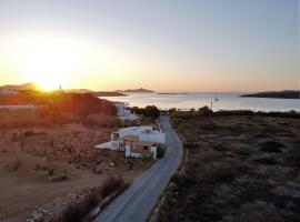 SeeTheSea Brand new luxury property for 4 guests by the Sea!, hotel a Santa Maria