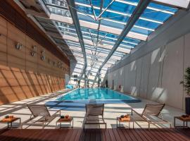 Hilton Geneva Hotel and Conference Centre, hotel with pools in Geneva