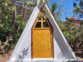 Camping Permacultural Filhos da Floresta, glamping site sa Vale do Capao