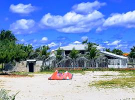 Kite & Sol Beach House Taiba, rumah liburan di Taiba