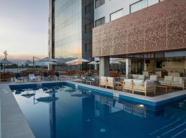 Doubletree By Hilton Celaya、セラヤのホテル