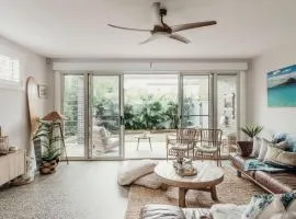 Gypsea at the Bay, 26b Achilles St - Wi-Fi , air con, luxury and linen