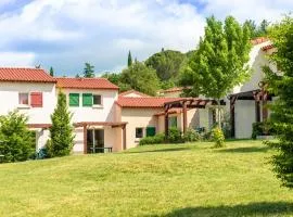 Holiday Home with a terrace near river Lot