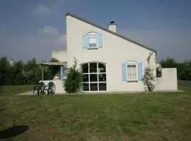 Chalet in Texel by Dunes and Water