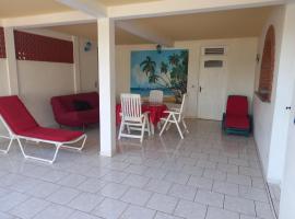 Villa Gabève: Location F3, Bas de Villa, self catering accommodation in Rivière-Pilote
