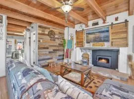 Jay Bird Landing Escape- Hot Tub- Central Location