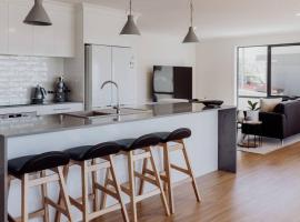 Anchored@Bicheno - Ohmyview!, cottage in Bicheno