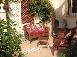 Cosy all-year holiday home, Hotel in Playa Flamenca