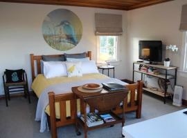 The Studio - Huntly House, hotel in Auckland