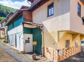 Beautiful Home In Saalfeld With Sauna And 3 Bedrooms, casă de vacanță din Saalfeld