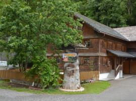 Happy Point Apartment, hotel in Mellau