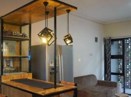 Cozy Haven with Jacuzzi, Rooftop, vacation rental in Bandung