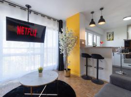 LE CELESTE - HYPERCENTRE PARKING ET NETFLIX GRATUITS PROCHE TRAMWAY ET PARC DE LA TETE D'OR, cazare în regim self catering din Villeurbanne