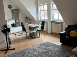 Zimmer zum vermieten direkt an der Donau und am Schloss – apartament w mieście Rennertshofen