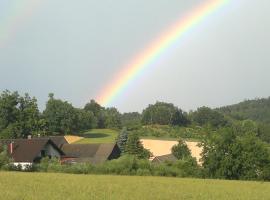 Hof Sonnegg - Naturpark Jauerling - Wachau: Maria Laach am Jauerling şehrinde bir daire