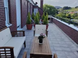 C03A02 Apartamento con piscina y garaje