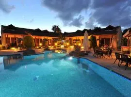 Grenadine Lodge