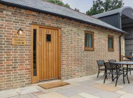 Swallows Lodge, vacation home in Edenbridge