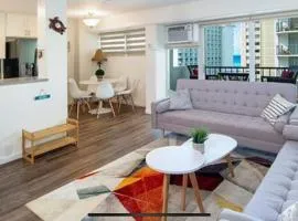 WELLCOME TO LOVELY CONDO 2 BEDS 2 BATHS FREE PARKING IN WAIKIKI BEACH