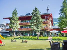 JUFA Hotel Altenmarkt-Zauchensee: Altenmarkt im Pongau şehrinde bir otel