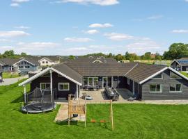 Cozy Home In Sydals With Indoor Swimming Pool, luksuzni hotel u gradu 'Høruphav'