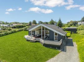 Awesome Home In Sydals With Kitchen, semesterhus i Sarup