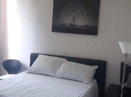 JUST ROOMS, hotel in Sarcelles