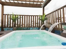 8bdr Penthouse With Private Rooftop Jacuzzi
