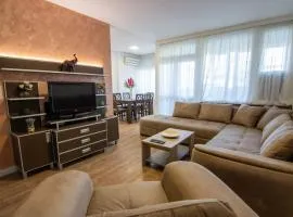 Sava centar-Stark Arena lux apartman Ema