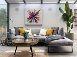 Luxury Urban Oasis with Garden and Private Studio
