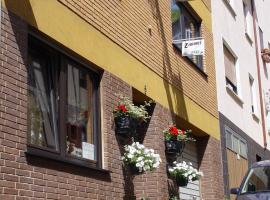 Gästehaus Am Römerbad, hotel i Zell