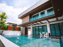 Minho Villa Luxury Pattaya, rumah percutian di Nong Prue