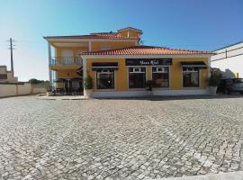 Alojamento Real, vacation rental in São Pedro da Cadeira