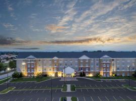 Homewood Suites by Hilton Cedar Rapids-North、シーダーラピッズにあるThe Eastern Iowa Airport - CIDの周辺ホテル