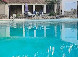 Hôtel Le Robinson, hotel v destinácii Beaucaire