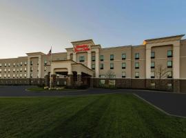 Hampton Inn & Suites Wheeling - The Highlands: Triadelphia şehrinde bir otel